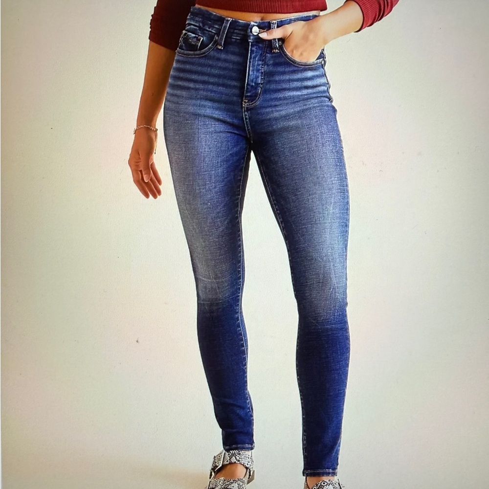 BUCKLE BLACK